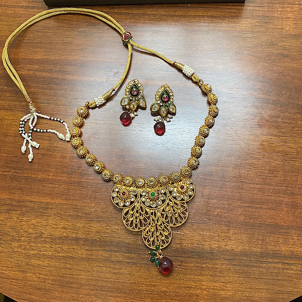 Necklace set
